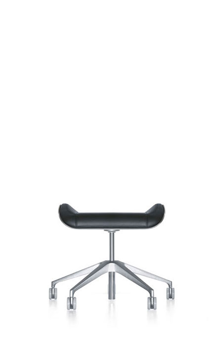 100S - Sgabello per conferenza, 
scocca alluminio, 
sedile imbottito, 
regolabile in altezza, 
base 4 razze