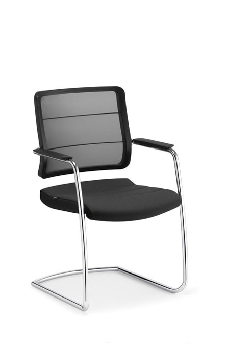 5C30 - Cantilever frame,
medium with armrests,
dynamic membrane
backrest, 
stacking height: 4 pieces