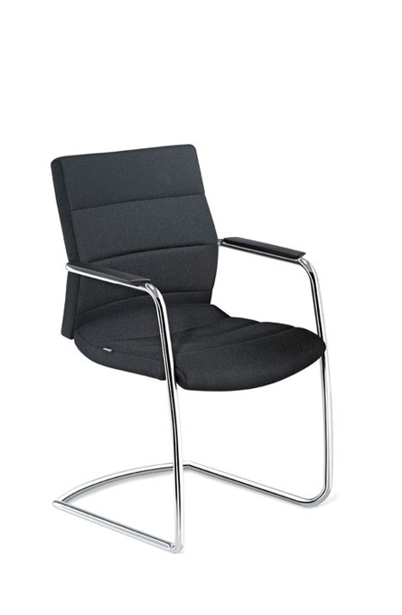 5C70 - Seduta visitatori cantilever,
schienale medio, 
sedile e schienale imbottito,
braccioli di serie, 
altezza pila: 4 pezzi