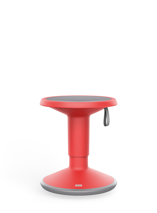 The ergonomic multi-purpose UP stool in red, the height of which can be adjusted with the grey carrying strap.