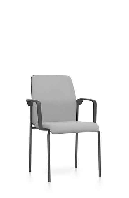 4S50 - Seduta a 4 gambe, 
sedile e schienale imbottito, 
braccioli in polipropilene, 
altezza pila: 6 pezzi