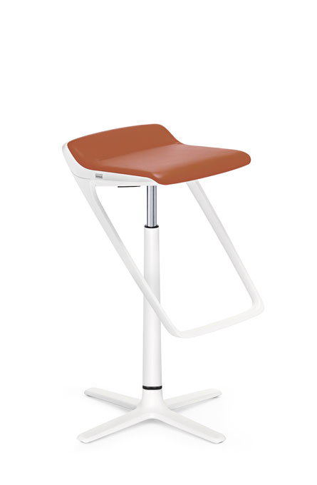 710K - Bar stool 
with footrest and
seat height adjustment