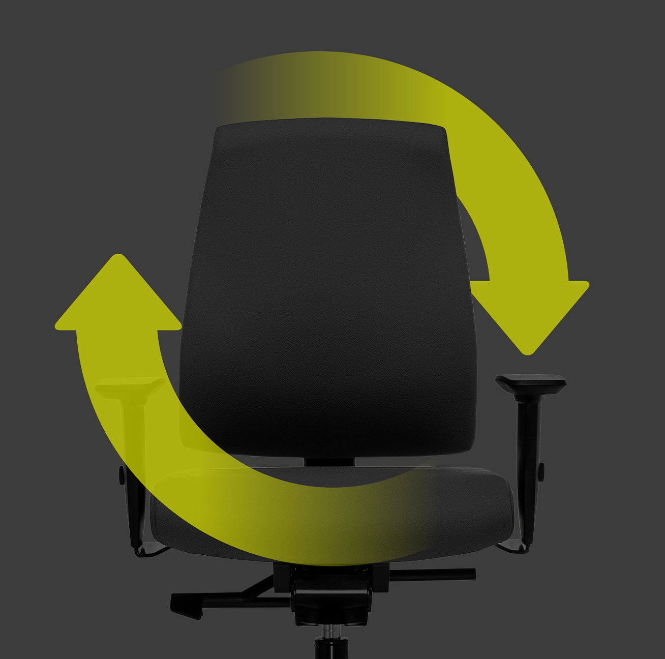 Den ergonomiske kontorstol Goal set fra siden med sort polsterryg, sort sædebetræk, sorte T-armlæn og plastdele i sort (bl.a. fodkryds og søjlefunktion) med to grønne pile, der danner en cirkel omkring stolen. Det henviser til stolens bæredygtighed og genanvendelighed. | by Hans-Georg Piorek